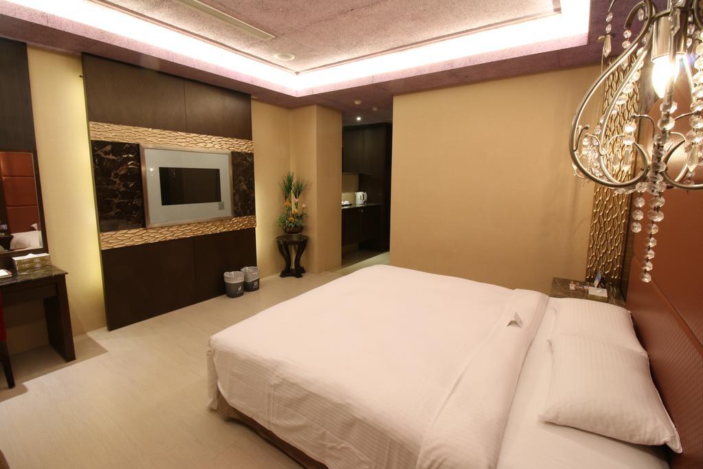 R7 Hotel Каосюн Екстериор снимка