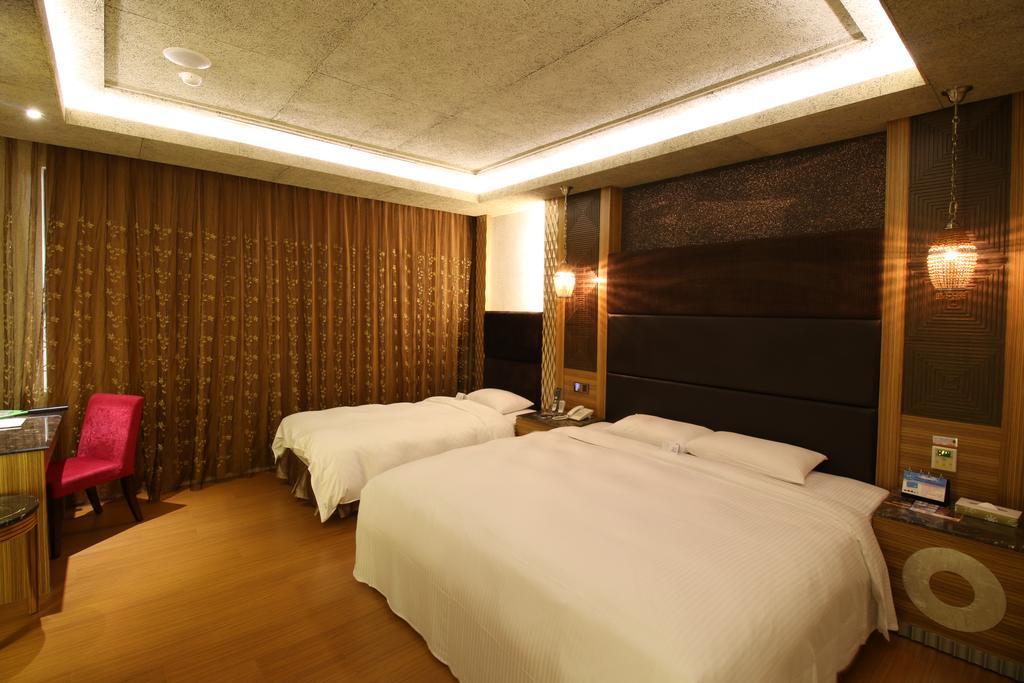 R7 Hotel Каосюн Екстериор снимка