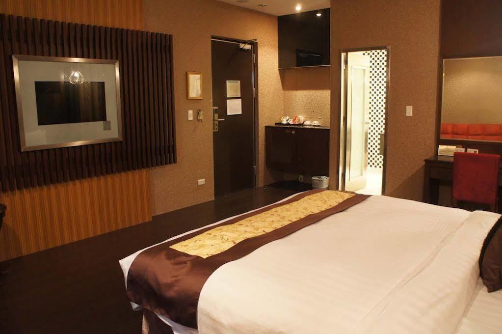 R7 Hotel Каосюн Екстериор снимка