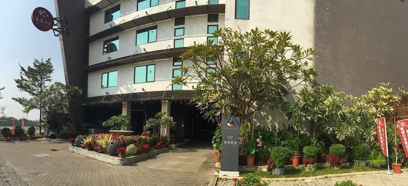 R7 Hotel Каосюн Екстериор снимка
